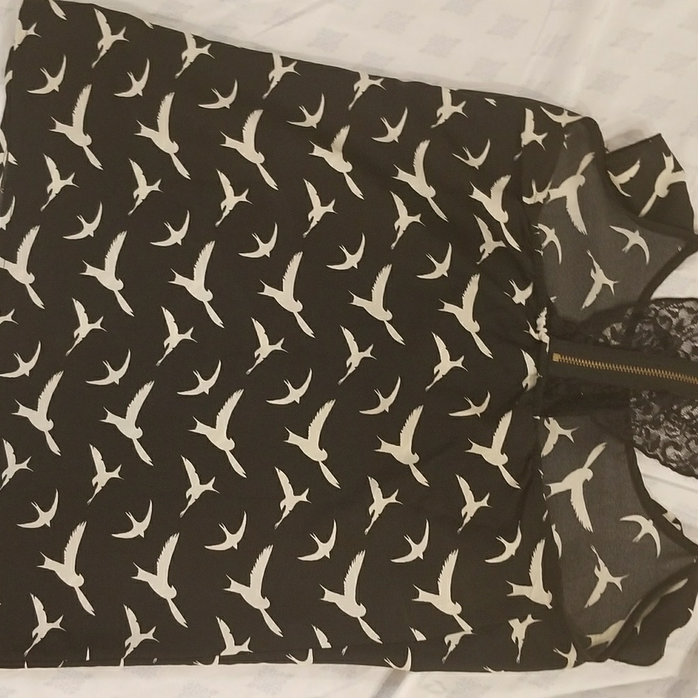 Spaghetti strap Top - Picture 3 of 3